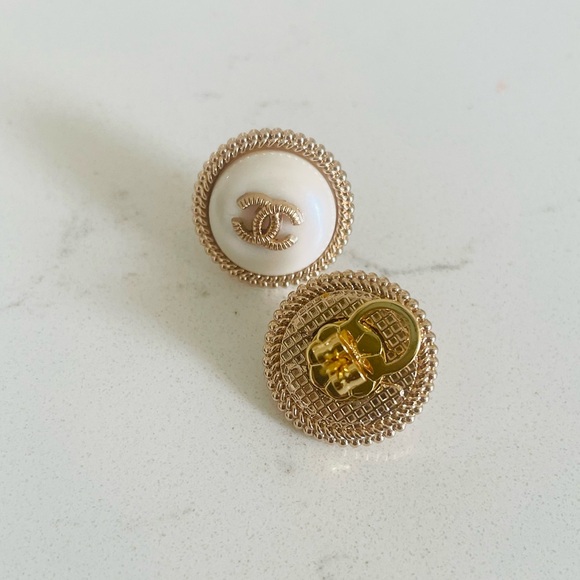 Luxury Faux Pearl/Gold Upcycled Button Earrings 18mm or 23mm - Picture 3 of 3